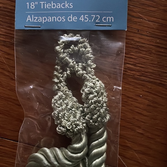 NWT Mainstays curtain drape tiebacks. 18”. Lot Set of 3 - Picture 5 of 7